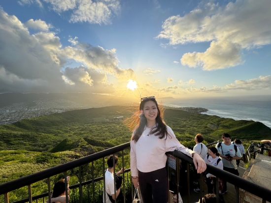 ダイヤモンドヘッド日の出ハイキング＋マラサダ付きツアー　アサイボウル付きプランあり＜午前＞