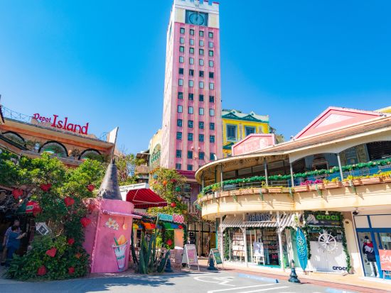 美ら海水族館観光バスツアー　アメリカンビレッジ＋古宇利島＋万座毛＋御菓子御殿めぐる1日観光　夕食付きプランもあり＜入場券付き／那覇・北谷発／2歳以下無料＞
