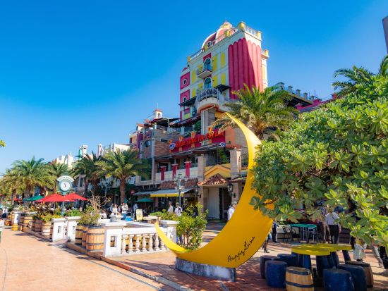 バスでめぐる北部周遊　アメリカンビレッジ＋古宇利島＋熱帯ドリームセンター＋万座毛＋御菓子御殿　1日観光ツアー＜那覇・北谷発／2歳以下無料＞