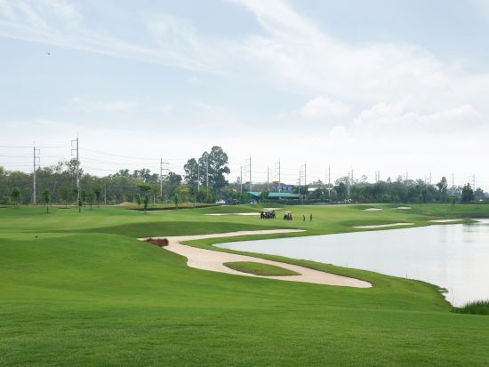 ロイヤルバンパイン　送迎付きゴルフツアー ＜空港送迎の選択可／日本語ガイド付き／カート代込＞