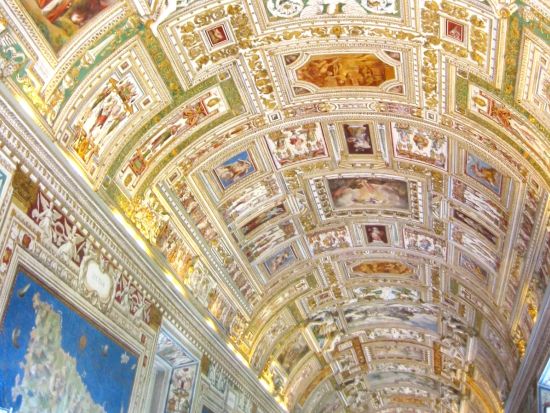 【優先入場/即予約確定枠有】ヴァチカン美術館＋システィーナ礼拝堂 半日ツアー＜混載／午前or午後／約3時間／日本語＞ by[みゅう​]