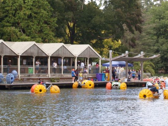 蒸気機関車パッフィンビリー＆フィリップ島ペンギンパレード1日ツアー　大自然とペンギンの行進を楽しむ！＜英語ガイド＞