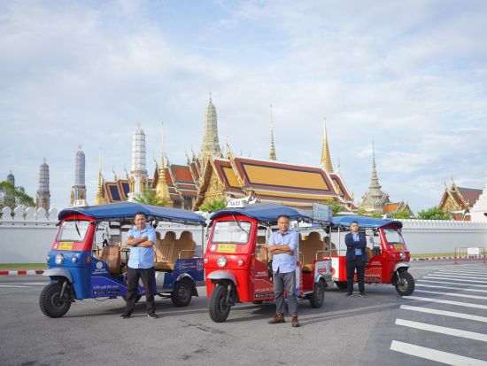電気トゥクトゥク「MuvMi」で巡るバンコク市内観光ツアー　有名パッタイ店『ティップサマイ』立ち寄り＜貸切／日本語ガイド／半日／最大4名＞