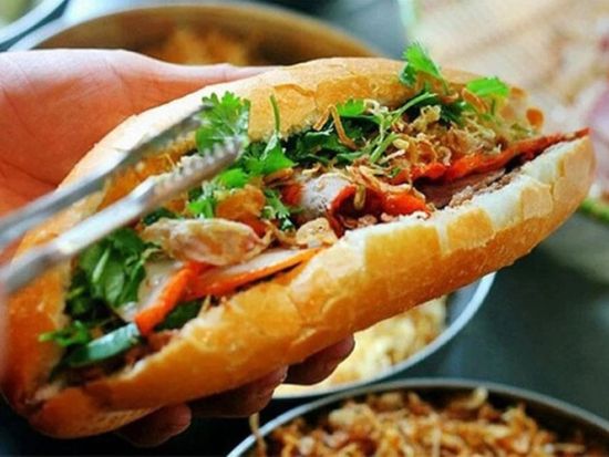 ベトナム料理教室　バインミー（ベトナム風バゲットサンド）作りを楽しむ ＜日本語ガイド＞