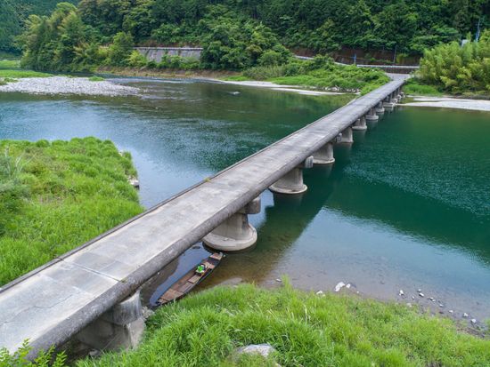 Japan_Kochi_Kataoka Low Water Crossing_shutterstock_669025354