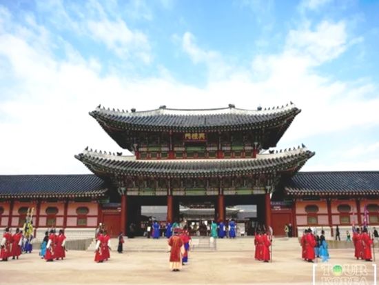 ソウル市内半日観光ツアー　景福宮＋守門将交代式＋青瓦台＋北村＋仁寺洞＜午前発／日本語ガイド／貸切プランあり＞