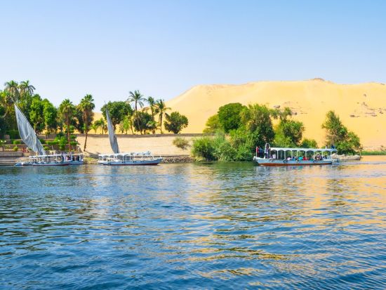 【ルクソール発 ナイル川クルーズ4泊5日】5つ星豪華客船利用！ルクソール＋エドフ＋コム・オンボ＋アスワン＜月・土出発／英語／アスワン着＞