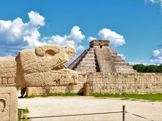 マヤトレインで行く！チチェン・イッツァ遺跡1日ツアー　通常エリア＋1日100人限定のチチェンビエホも入場＜日本語ガイド／カンクン発＞