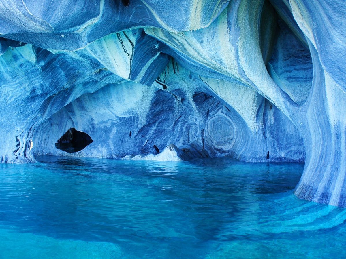10～4月限定】神秘の洞窟マーブルカテドラル＆エクスプロラドレス氷河