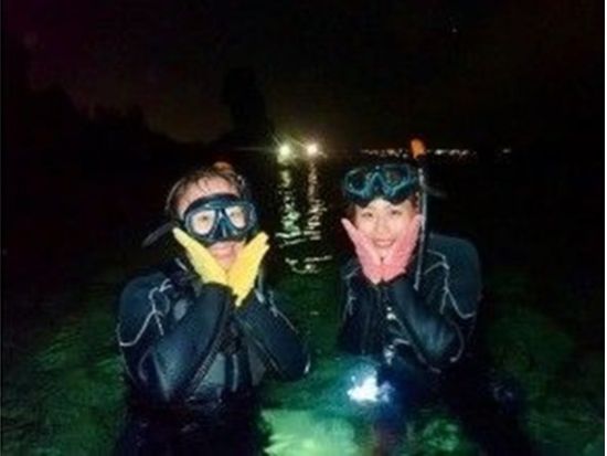 【星空＆夜光虫・ナイトダイビング】地元沖縄人ガイドと神秘的な夜の青の洞窟へ！大人気GoPro写真＆動画無料！ 口コミ＆写真満足度高評価！＜恩納村＞
