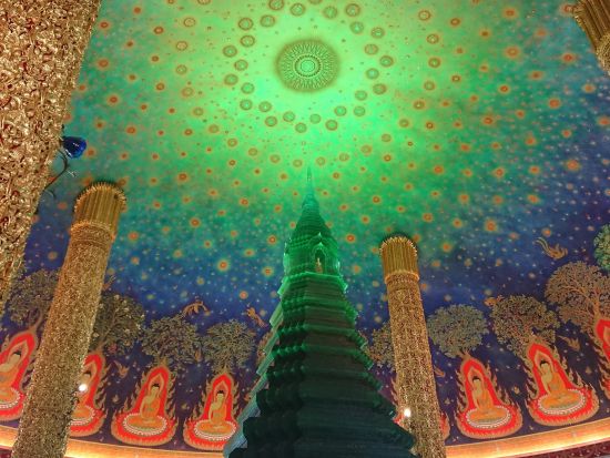 ピンクのガネーシャ＋メークロン線路市場で列車乗車体験＋ダムヌンサドゥアック水上マーケット＋ワットパクナム観光ツアー　 象乗り体験付きプランあり＜1日／日本語＞