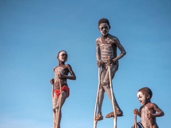 オモ渓谷の3部族（ハマル族・ダセネチ族・ムルチ族）訪問ツアー2泊3日＜英語／貸切／ジンカ空港発着＞