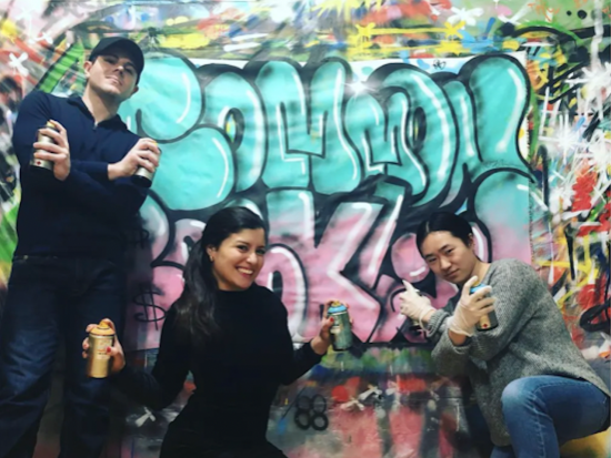 ブルックリンで体験　現役アーティストに学ぶ グラフィティの描き方レッスン＜1時間／1名参加OK／英語ガイド＞