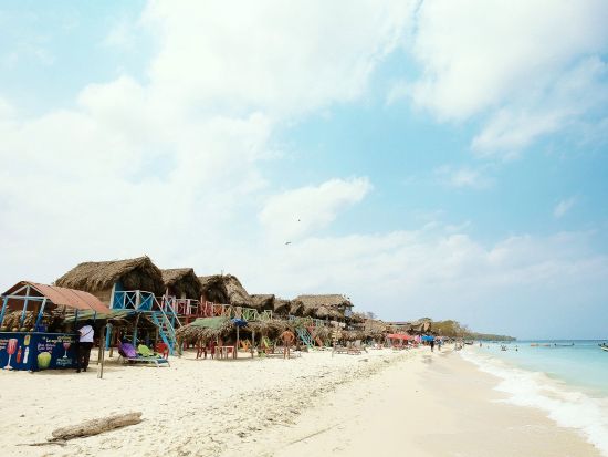 プラヤ・ブランカ1日ツアー　エメラルドグリーンのトランキラビーチでのんびりリラックス！＜混載／英語ガイド／カルタヘナ発＞