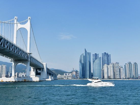 釜山フォトジェニックツアー　海東龍宮寺＆スカイカプセル＆ヨットツアー＆五六島スカイウォーク＆甘川文化村 ＜1日／1名参加OK／選べる出発地／英語ガイド＞
