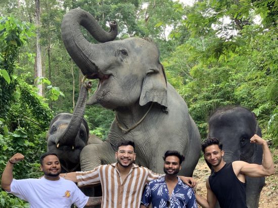 海を見下ろす眺めの良い会場で手軽に象乗り（エレファントトレッキング）体験☆30分・45分・60分から選べます！象に乗らないお散歩プランあり＜ホテル送迎付＞