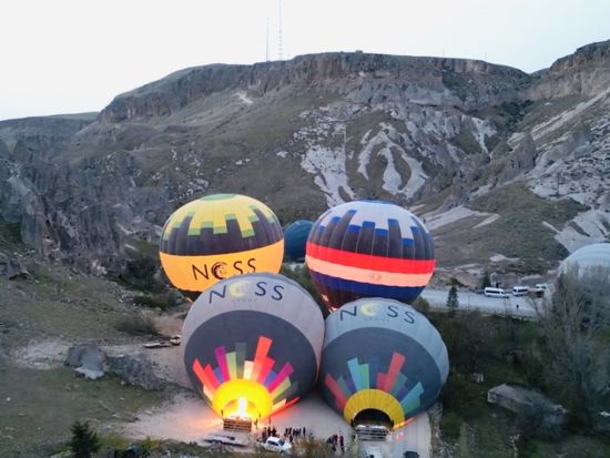 世界遺産カッパドキア 1泊2日ツアー　熱気球フライト＋ウフララ渓谷＋地下都市　洞窟ホテル泊＜日本語ガイド／国内航空券込／イスタンブール発＞
