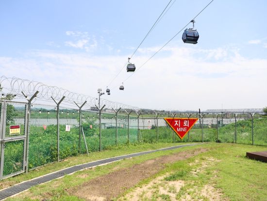 南北境界線（DMZ）ツアー　第3トンネル見学＋自由の橋＋都羅展望台　ゴンドラ乗車確約付きの「陳玉華ハルメ元祖タッカンマリ」昼食プランあり＜日本語／送迎選択可＞