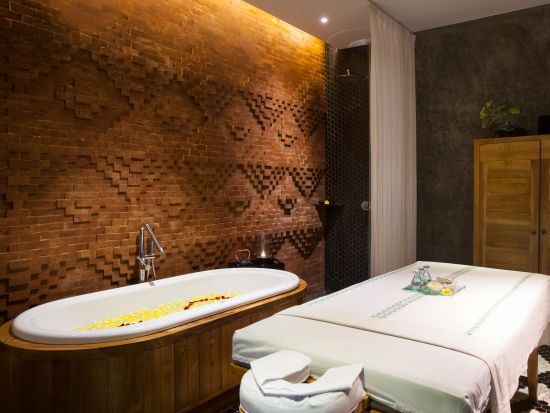 【最終日デイユース】マカヴィラズ＆スパ「Maca Villas & Spa」フローティングアフタヌーンティー＋ディナー＋スパ＜空港お送り／スミニャック地区＞