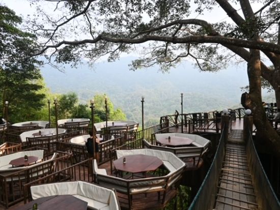 【チェンマイ発】秘境の村「メーカンポン」観光ツアー＜1日／ホテル送迎／日本語ガイド＞