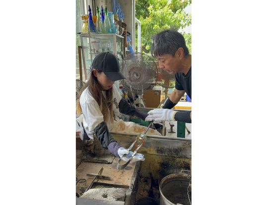 琉球ガラス体験  再生ガラスで作る自分だけの作品 ファミリーや友達同士・カップルにもオススメ◎＜約10分／国際通りてんぶす那覇＞