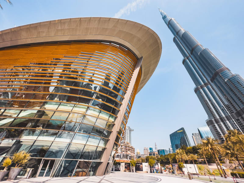 UAE-Dubai-Dubai Opera-pixta_99899178_L