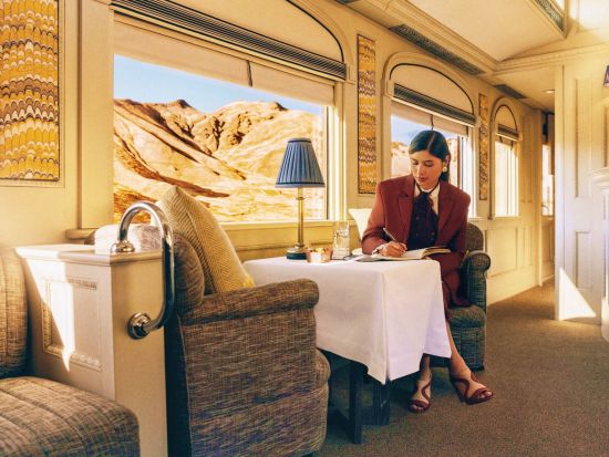 クスコ⇔アレキパ 豪華夜行列車アンデアン・エクスプローラ号 2泊3日の旅＜全食事込み／英語ガイド＞