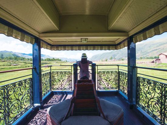 クスコ⇔アレキパ 豪華夜行列車アンデアン・エクスプローラ号 2泊3日の旅＜全食事込み／英語ガイド＞