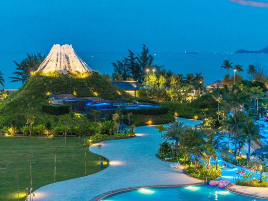 ダナン帰国日プラン　ベトナム最大のウォーターパーク「三日月ウォーターパーク365」でぎりぎりまでダナン観光を満喫　＜夕食付き／貸切送迎／空港お送り＞