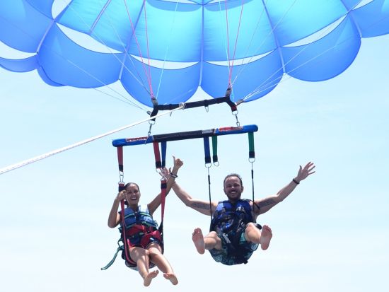 パラセーリング体験 ボラカイ島で空中散歩＜ソロまたはタンデム／英語インストラクター／ボラカイ島発＞