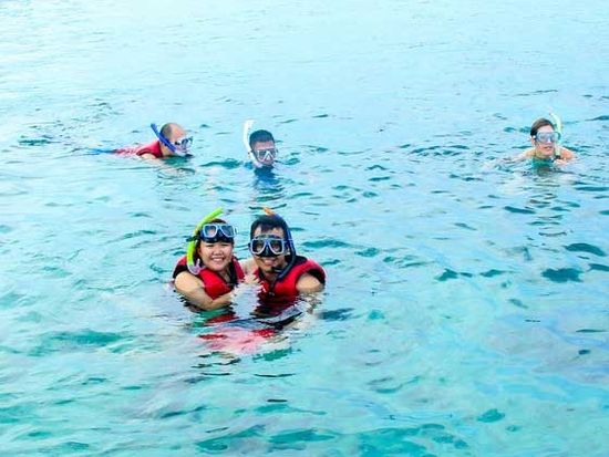 Ultimate-Island-Hopping-Boracay-Activities-30