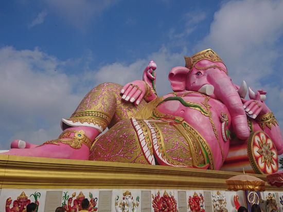スワンナプーム空港から直行！ピンクの巨大ガネーシャ参拝ツアー＜日本語ガイド／午前半日／ランチ付きプランあり＞