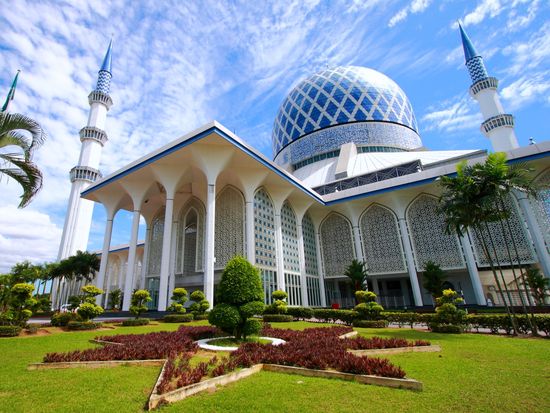 Kuala Lumpur_Blue Mosque_shutterstock_90352219