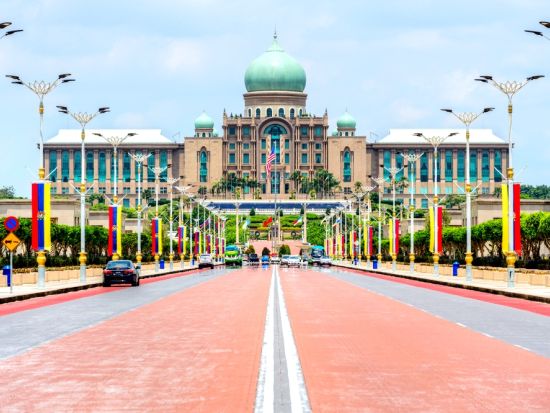 クアラルンプール人気スポット午前ツアー　ピンク＆ブルーモスク＋セントラルマーケット＋ムルデカ・スクエア　アフタヌーンティー付きプランあり＜半日／日本語ガイド＞