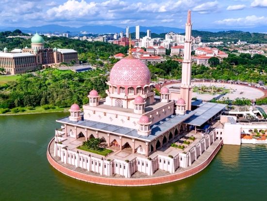 クアラルンプール人気スポット網羅！1日観光ツアー　ピンク＆ブルーモスク＋セントラルマーケット+ムルデカ・スクエア＋イスラム美術館＋バトゥ洞窟＜日本語ガイド＞