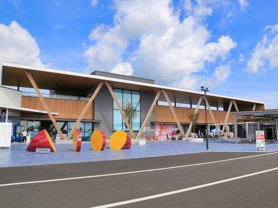 【英語バスツアー】インバウンド向けツアーに参加！ 鳴門渦潮+幸せのパンケーキ 淡路島+道の駅くるくるなると+阿波おどり会館を巡る日帰り観光＜大阪発／英語ガイド＞