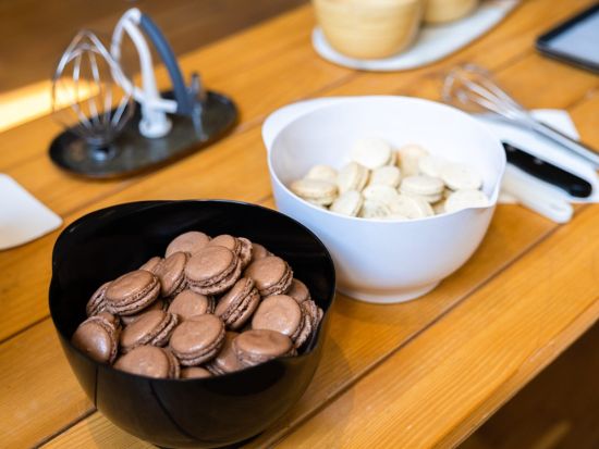 ギャラリーラファイエットで学ぶ！本格マカロン作り体験＜英語／月・火・金曜日催行／約1時間半／パリ＞