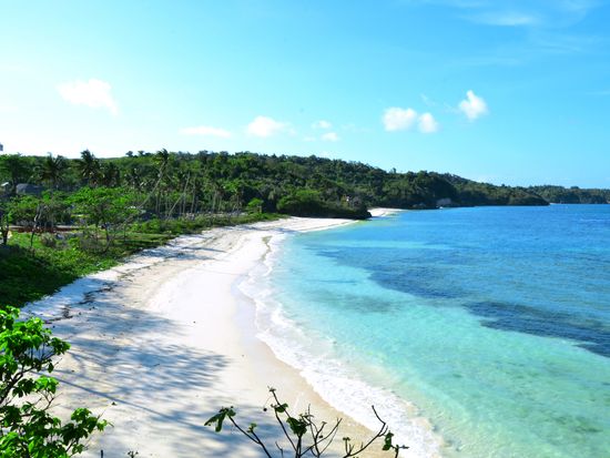 Island_Ilig Iligan Beach_AdobeStock_162890946