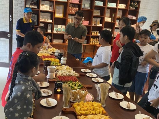 ビノンカカオパーク「BINON CACAO PARK」訪問ツアー　カカオ農園＆チョコレート工場見学＜日本語ガイド選択可／バーベキュー昼食＞