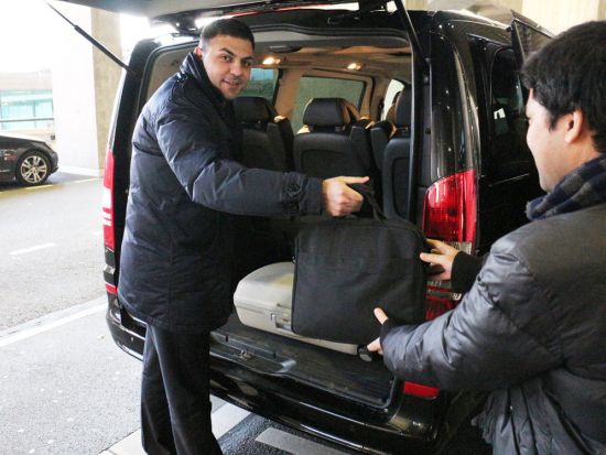 【空港送迎】パリ空港（シャルル・ド・ゴール空港など）⇔ パリ市内　日本語アシスタント付きプランあり ＜貸切＞