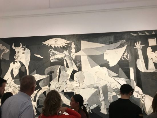 「裏話ガイド」がご案内するマドリード観光　プラド美術館＆ゲルニカ鑑賞＜貸切／午後／約5時間／日本語／バル巡りオプションあり／マドリード発＞