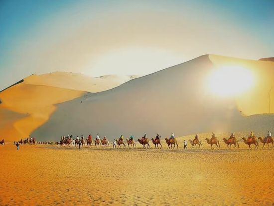 シルクロードの世界遺産を巡る 5日及び6日ツアー　兵馬俑＆秦始皇帝陵＆大雁塔＆莫高窟＆玉門関 ＜貸切／国内線航空券込み／食事付き／日本語ガイド／西安空港発＞