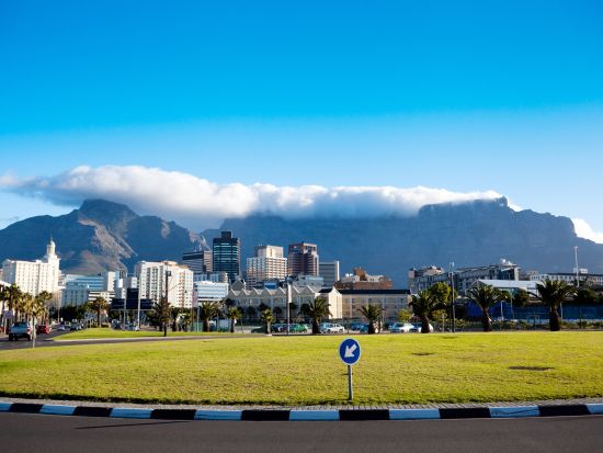 テーブルマウンテン＆ケープタウン市内半日観光ツアー　午前または午後から選択可＜混載／英語ガイド／ケープタウン発＞