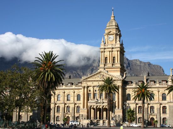 テーブルマウンテン＆ケープタウン市内半日観光ツアー　午前または午後から選択可＜混載／英語ガイド／ケープタウン発＞