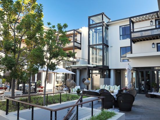 The Rex Hotel_Exterior - Courtyard