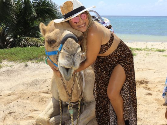 リビエラ・マヤで過ごす憧れの1日　マロマビーチキャメルライドツアー！ビーチクラブにてたっぷり自由時間あり＜英語ガイド／カンクン発＞