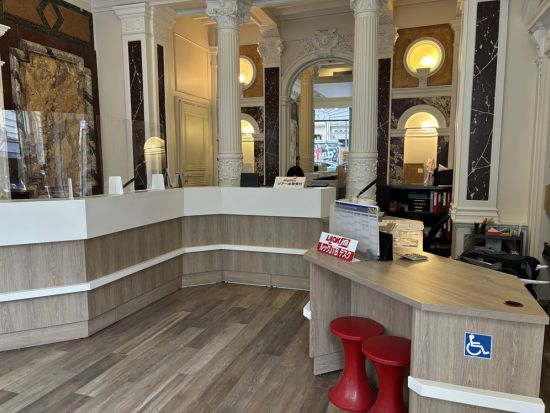 パリ荷物お預かりサービス ＜9～17時／年中無休／パリ中心地ピラミッド駅近く＞by Mybus