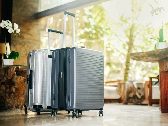 パリ荷物お預かりサービス ＜9～17時／年中無休／パリ中心地ピラミッド駅近く＞by Mybus