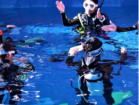PADIオープンウォーターダイバー講習 石垣島内ではほかにない自社プール講習 世界基準のライセンス取得でダイビングスキルを上げる＜2日間／石垣島＞