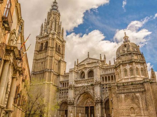 古都トレド 2階建てオープントップバスツアー　歴史的な名所をめぐる ＜セゴビア訪問付きプランあり／英語ガイド／マドリード発＞